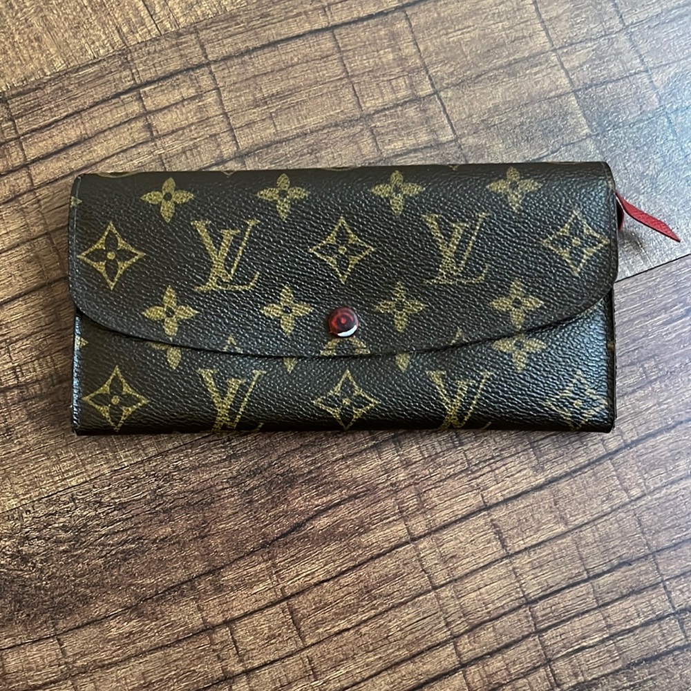 Lv emilie wallet